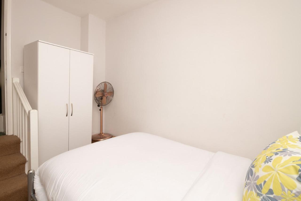 The Angel Place Hideaway - Fair 4Bdr House With Terrace London Exterior photo
